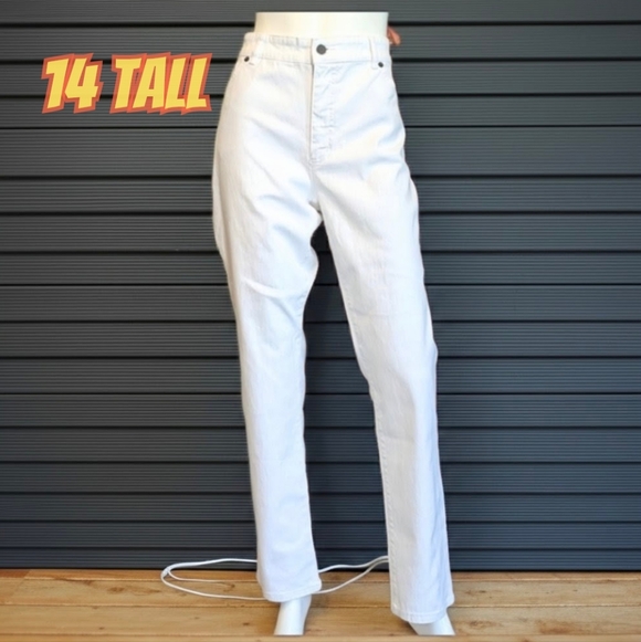 Lauren Ralph Lauren Denim - HP🐝NWOT Lauren Ralph Lauren Tall White Jeans